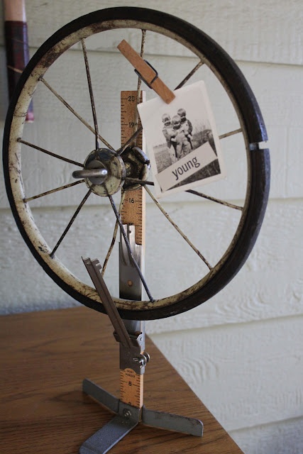 bike-wheel-pic-holder