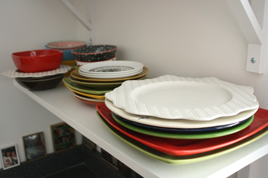 mismatched-dishes