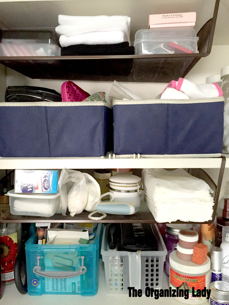bathroom-cabinet-organization
