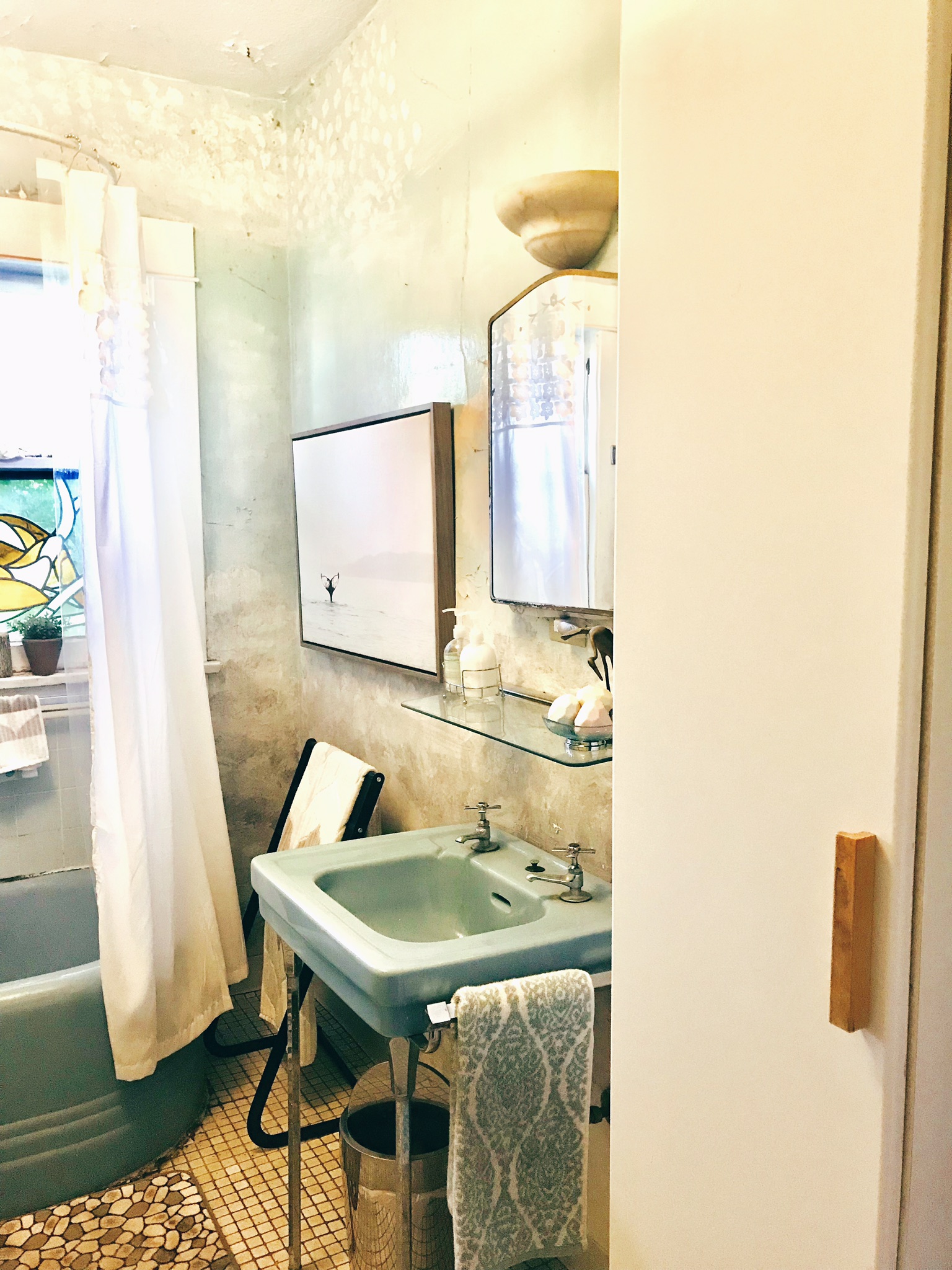 How To Survive Without A Bathroom Counter | The Organizing Lady